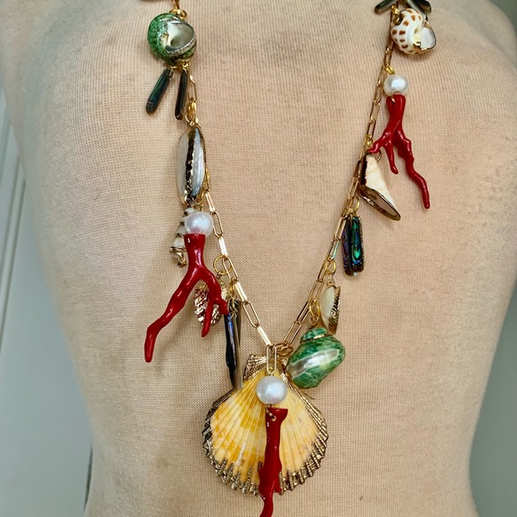 Beautiful Natural Shell & Pearl Necklace on 40” Paperclip Chain. Easy Clasp. - Picture 2 of 7